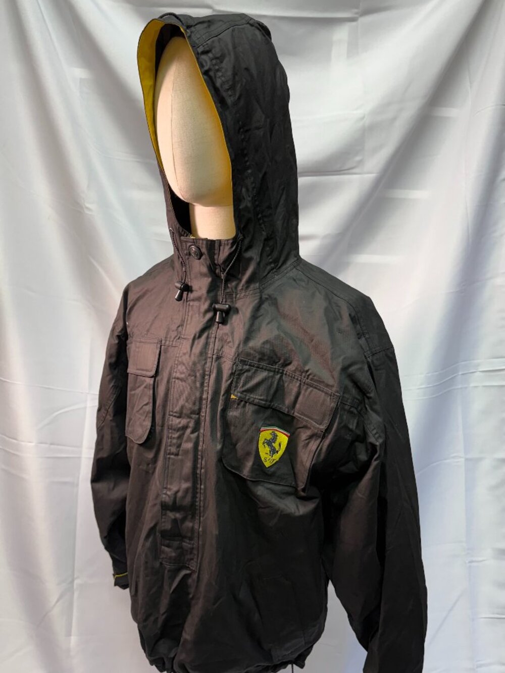Ferrari Men’s XL Scuderia Black Yellow Hooded Racing Motorsport Jacket